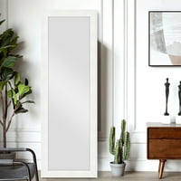 Bijelo moderno ogledalo u punoj dužini u neutralnoj boji