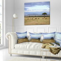 Dizajn stado Wildebeest u Masai Mara - Afrički pejzažni tiskani jastuk za bacanje - 16x16