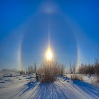 Fotografija sunčanih zečica s visokim dinamičkim rasponom i solarnom aureolom oko Sunca za ispis plakata