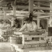 Hine: dječji rad, 1910. Dječak koji polira mramor u mramornoj tvrtki Vermont. U centru Rutlanda, Vermont. Fotografija Louisa Heina,