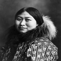 Aljaska: Eskimo, 91907. Žena neschimos, Nome, Aljaska. Fotografija braće Lomen, 1907 Ispis plakata od